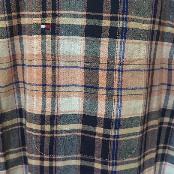 TOMMY Hilfiger dress shirt XL - Picture 3 of 4